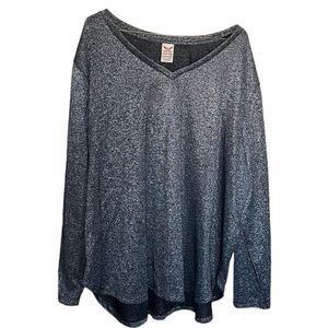 Women Fade Glory Long Sleeve V Neck Size 4X (26W-28W)